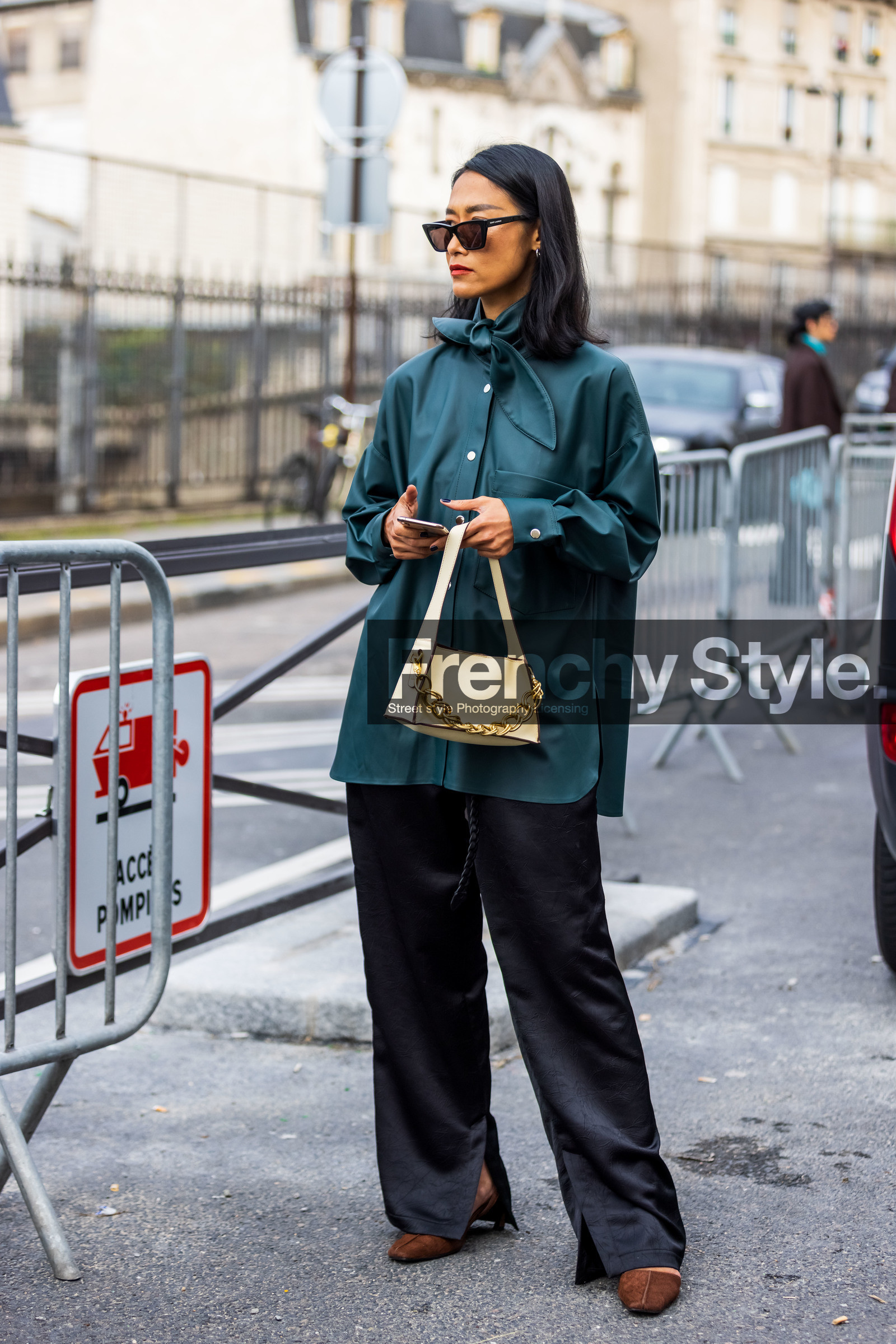 bag, black pants, black sunglasses, bow shirt, brown shoes, chain bag, cream bag, flare pants, fluid pants, gold chain, green shirt, leather bag, leather shirt, manu atelier bag, Pornwika Spiecker, shirt, slipt pants, sunglasses, fashion week, frenchystyle, FW, jonathan paciullo, street style, PFW, PARIS, SPRING SUMMER 2022, SS 22, vertical, full length