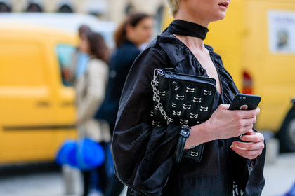 atmosphere details, AUTUMN WINTER 2016-2017, AW 16-17, black bag, black scarf, black shirt, detail, FALL WINTER 2016-2017, fashion week, frenchystyle, FW, FW 16-17, HAUTE COUTURE, horizontal, iphone, jonathan paciullo, leather bag, MENSWEAR, PARIS, PFW, silk blouse, street style, studded bag