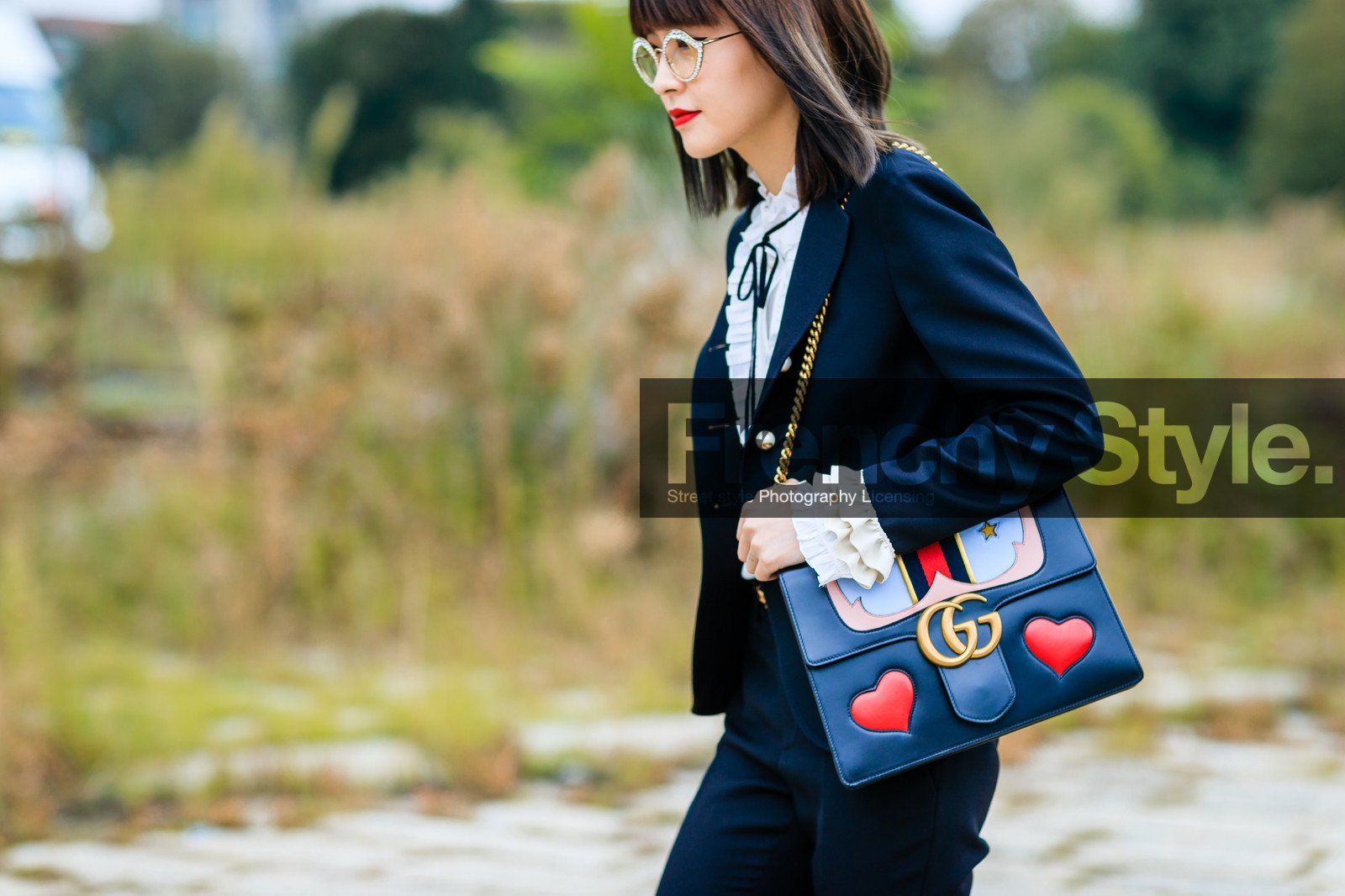 atmosphere details, black jacket, black suit, blazer, blue bag, detail, fashion week, fil xiaobai, frenchystyle, FW, gucci, horizontal, jonathan paciullo, leather bag, MFW, MILAN, printed bag, red lips, SPRING SUMMER 2017, SS 17, street style, white shirt