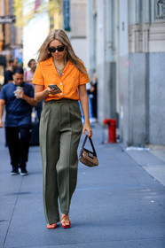 aemilia madden, beige bag, christian dior, green pants, iphone, leather bag, leather shoes, monogram, necklace, orange shirt, red shoes, sunglasses, trousers, fashion week, frenchystyle, FW, jonathan paciullo, street style, NEW YORK, NYFW, SPRING SUMMER 2020, SS 20, vertical, full length