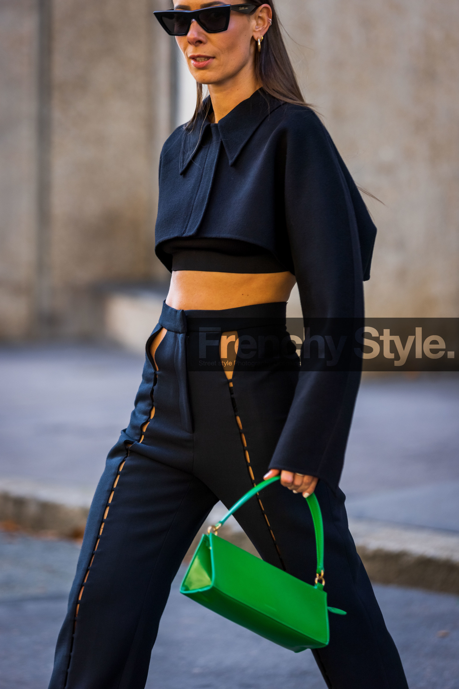 Alice Barbier, bag, black crop top, black jacket, black pants, black sunglasses, crop jacket, crop top, cut out, green bag, high waist pants, leather bag, pants, sunglasses, street style, jonathan paciullo, FW, frenchystyle, fashion week, PFW, PARIS, SPRING SUMMER 2022, SS 22, vertical, atmosphere details