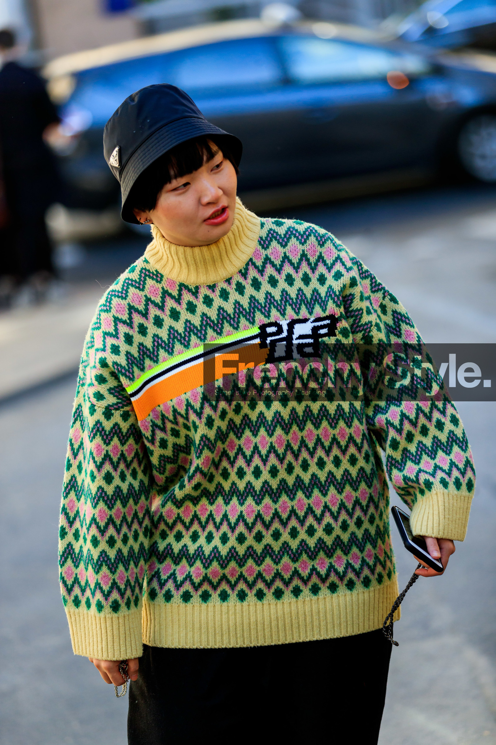 black hat, bucket hat, graphic sweater, prada, printed sweater, yellow knit, fashion week, frenchystyle, FW, jonathan paciullo, street style, PFW, PARIS, AUTUMN WINTER 2019-2020, AW 19-20, FALL WINTER 2019-2020, FW 19-20, vertical, atmosphere details, detail
