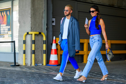 alice & j.s, atmosphere details, blue scarf, fashion week, frenchystyle, full length, FW, horizontal, jonathan paciullo, leather shoes, MENSWEAR, orange sandals, orange skirt, PARIS, PFW, SPRING SUMMER 2018, SS 18, straw bag, street style, white shirt