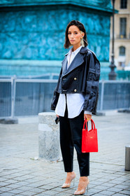 alexandra guerain, pleated jacket, white shirt, red leather bag, hand bag, victoria tomas bag, sheer pumps, golden ring, golden hearcuff, golden earrings, diamond earrings, valentino ring, black jacket, black leather pants, black leather jacket, carrot pants, fashion week, frenchystyle, FW, jonathan paciullo, street style, PFW, PARIS, SPRING SUMMER 2021, SS 21, vertical, full length