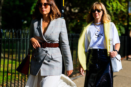 black skirt, brown bag, brown belt, grey jacket, leather bag, leather belt, lisa aiken, necklace, printed t shirt, sunglasses, vinyl, white bag, white t-shirt, yellow sweater, fashion week, frenchystyle, FW, jonathan paciullo, street style, LFW, LONDON, SPRING SUMMER 2019, SS 19, atmosphere details, horizontal, detail