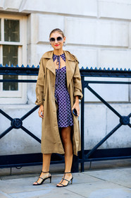 beige coat, black and white, black shoes, checked, earrings, graphic dress, high heels, jenny walton, leather shoes, plaid, printed dress, red lips, sunglasses, trench coat, fashion week, frenchystyle, FW, jonathan paciullo, street style, LFW, LONDON, SPRING SUMMER 2019, SS 19, vertical, full length