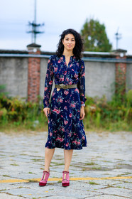 blue dress, caroline issa, fashion week, floral, flower, frenchystyle, full length, FW, green belt, high heels, jonathan paciullo, leather belt, leather shoes, MFW, MILAN, pink shoes, printed dress, SPRING SUMMER 2017, SS 17, street style, vertical
