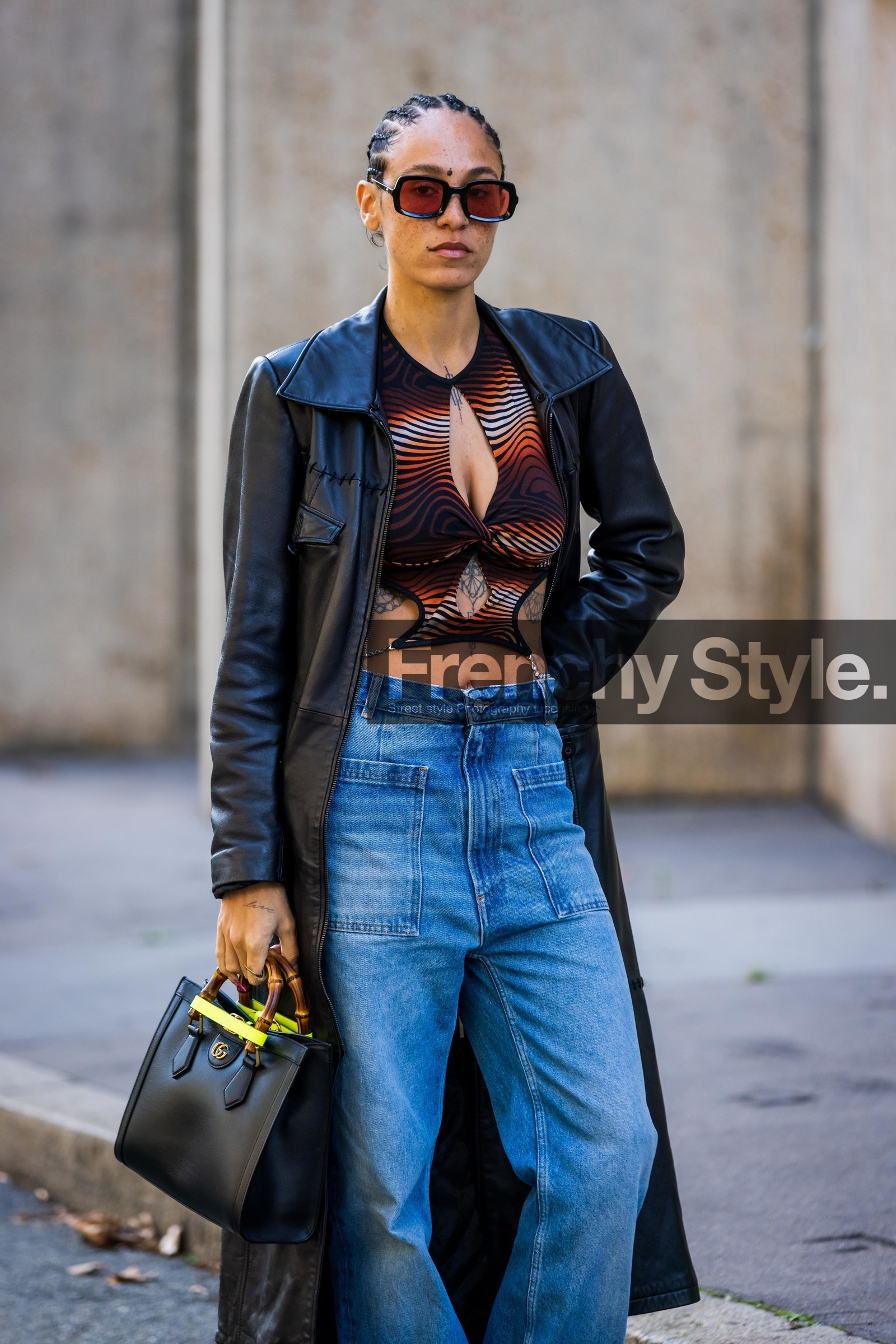 bag, baggy jean, black bag, black coat, blue jean, brown crop top, brown top, coat, crop top, cut out top, denim, gucci bag, Hera Pradel, jean, leather coat, orange top, printed crop top, printed top, sunglasses, street style, jonathan paciullo, FW, frenchystyle, fashion week, PFW, PARIS, SPRING SUMMER 2022, SS 22, vertical, atmosphere details