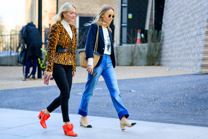 animal print, atmosphere details, AUTUMN WINTER 2017-2018, AW 17-18, basket, beige shoes, black belt, black denim, blazer, blue denim, chanel, denim pants, FALL WINTER 2017-2018, fashion week, frenchystyle, full length, FW, FW 17-18, high heels, horizontal, jeans, jonathan paciullo, leather belt, leather shoes, leopard, leopard print, LFW, LONDON, louis vuitton, navy jacket, orange jacket, pandora sykes, printed jacket, printed t shirt, red shoes, street style, sunglasses, trousers, white t shirt