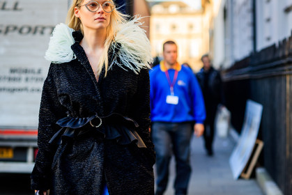 atmosphere details, AUTUMN WINTER 2017-2018, AW 17-18, belted coat, black belt, black coat, detail, FALL WINTER 2017-2018, fashion week, feathers, frenchystyle, fun sunglasses, fur collar, FW, FW 17-18, horizontal, jonathan paciullo, LFW, LONDON, street style, sunglasses