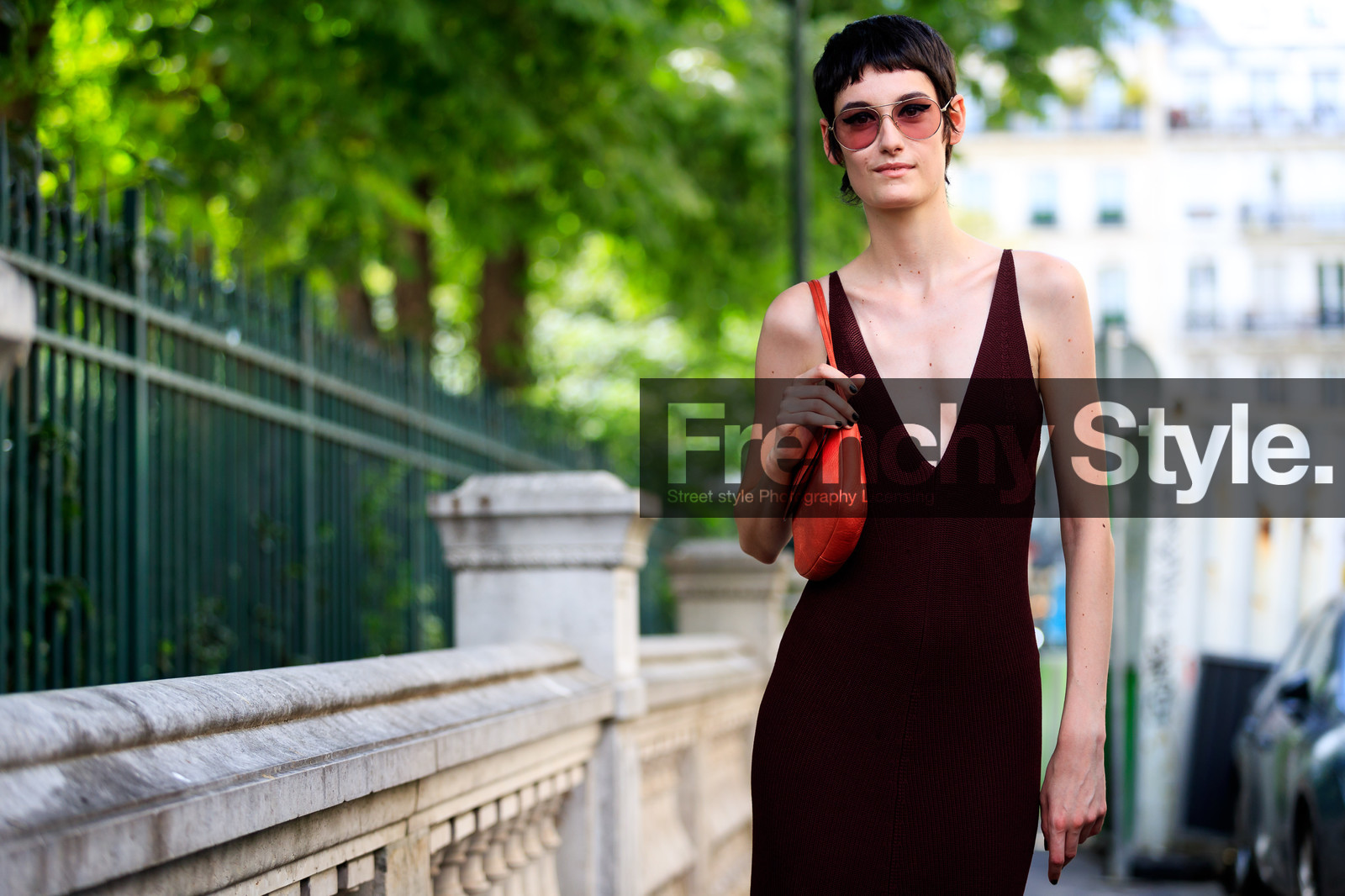 brown dress, leather bag, red bag, short hair, sunglasses, PFW, fashion week, frenchystyle, FW, jonathan paciullo, street style, PARIS, horizontal, atmosphere details, detail, model, AUTUMN WINTER 2018-2019, FALL WINTER 2018-2019, FW 18-19