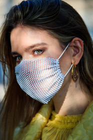close up detail, mask detail, golden earrings, round shape earrings, hoop earrings, covid face mask, fashion week, frenchystyle, FW, jonathan paciullo, street style, MFW, MILAN, SPRING SUMMER 2021, SS 21, vertical, detail