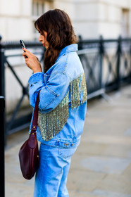 blue denim, bordeaux, burgundy, denim jacket, denim pants, embroidered jacket, embroideries, fringes, jeans, leather bag, red bag, sequined, trousers, fashion week, frenchystyle, FW, jonathan paciullo, street style, LFW, LONDON, SPRING SUMMER 2019, SS 19, vertical, detail, atmosphere details