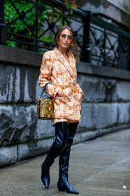 animal print, beige jacket, black boots, black shoes, blazer, brown jacket, camel jacket, chloe loulou de saison, chloé, graphic bag, graphic jacket, high boots, leather bag, leather shoes, metallic belt, printed bag, printed jacket, snake print, sunglasses, yellow bag, street style, jonathan paciullo, FW, frenchystyle, fashion week, NYFW, NEW YORK, SPRING SUMMER 2019, SS 19, vertical, full length