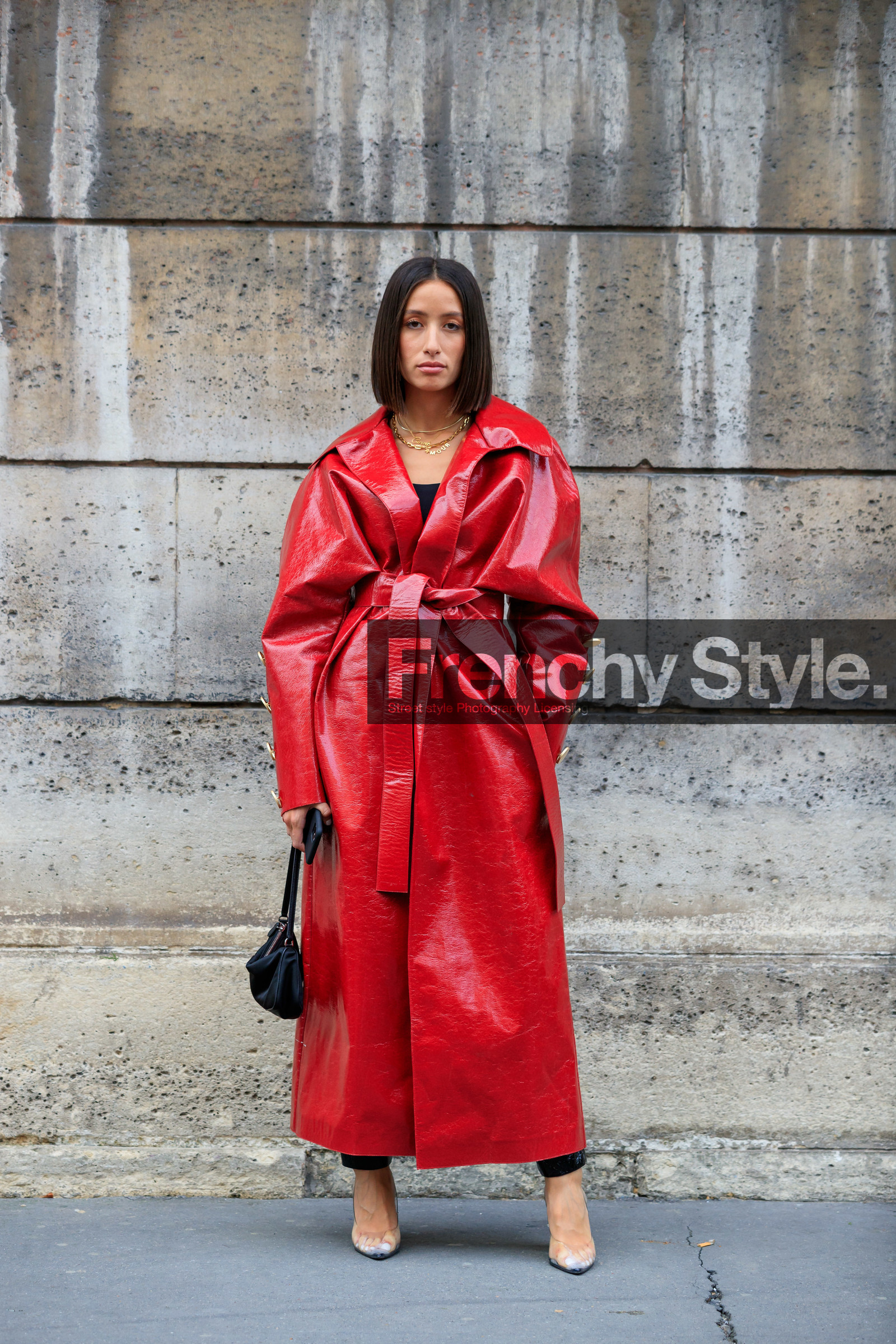 alexandra guerain, red coat, red trench coat, vinyl coat, vinyl pants, vinyl jacket, belted coat, belted jacket, belted trench coat, sheer shoes, prada bag, hand bag, black bag, high heels shoes, plastic shoes, PARIS, PFW, SPRING SUMMER 2020, SS 20, fashion week, frenchystyle, FW, jonathan paciullo, street style, vertical, full length