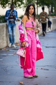 asymetrical top, beige mules, belted pants, birkenstock, bracelet, color, crop top, cut out top, gold necklace, high waist pants, monochrome, mules, necklace, pants, pink crop top, pink monochrome, pink pants, print, printed trench, Selma Kaci, suede mules, tie and dye, trench, fashion week, frenchystyle, FW, jonathan paciullo, street style, PFW, PARIS, SPRING SUMMER 2022, SS 22, vertical, full length