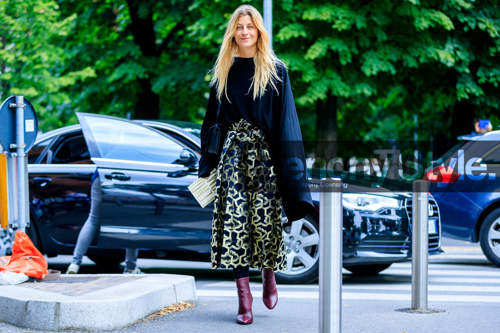 ada kokosar, atmosphere details, black shirt, bordeaux, burgundy, fashion week, frenchystyle, full length, FW, high heels, horizontal, jonathan paciullo, leather shoes, long skirt, MFW, MILAN, oversize, printed skirt, red boots, SPRING SUMMER 2017, SS 17, street style