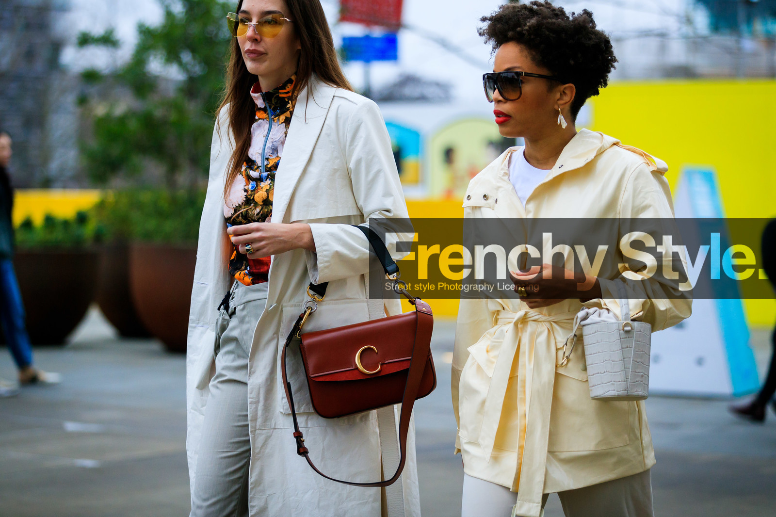beige jacket, brown bag, chloé, earrings, estelle pigault, grey pants, leather bag, multicolor top, red lips, sunglasses, trousers, white bag, white coat, street style, jonathan paciullo, FW, frenchystyle, fashion week, LFW, LONDON, AUTUMN WINTER 2019-2020, AW 19-20, FW 19-20, FALL WINTER 2019-2020, horizontal, atmosphere details, detail