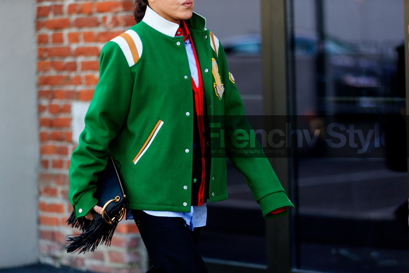 black bag, fringes, green jacket, leather bag, teddy jacket, trousers, fashion week, frenchystyle, FW, jonathan paciullo, street style, MFW, MILAN, AUTUMN WINTER 2018-2019, FALL WINTER 2018-2019, FW 18-19, horizontal, atmosphere details