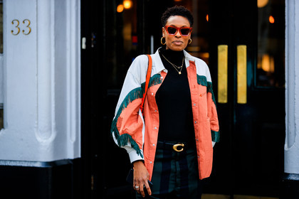 black belt, donna wallace, earrings, fringes, graphic jacket, graphic pants, green pants, leather bag, leather belt, loewe, orange bag, orange jacket, printed jacket, printed pants, striped pants, sunglasses, trousers, fashion week, frenchystyle, FW, jonathan paciullo, street style, LFW, LONDON, SPRING SUMMER 2019, SS 19, atmosphere details, horizontal, detail