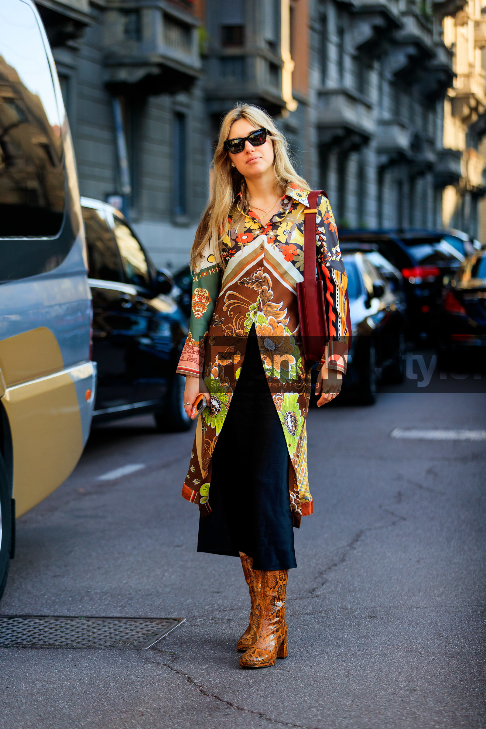 aemilia madden, floral printed shirt, long shirt, orange shirt, yellow shirt, camel shirt, multicolor shirt, burgundy leather bag, shoulder bag, ferragamo sunglasses, black sunglasses, black skirt, long skirt, camel leather boots, animal skin boots, high boots, silk shirt, patchwork shirt, fashion week, frenchystyle, FW, jonathan paciullo, street style, MFW, MILAN, AUTUMN WINTER 2020-2021, FALL WINTER 2020-2021, FW 20-21, vertical, full length