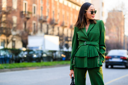 blazer, green jacket, green pants, green suit, pleats, sunglasses, trousers, fashion week, frenchystyle, FW, jonathan paciullo, street style, MFW, MILAN, AUTUMN WINTER 2018-2019, FALL WINTER 2018-2019, FW 18-19, horizontal, atmosphere details, Chriselle Lim