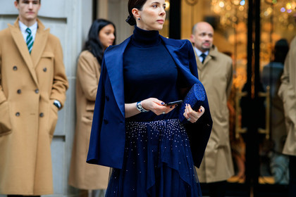 blazer, blue skirt, blue sweater, glitter, graphic skirt, navy jacket, over the shoulder, printed skirt, sequined skirt, turtleneck sweater, frenchystyle, jonathan paciullo, street style, NYFW, NEW YORK, AUTUMN WINTER 2019-2020, AW 19-20, FALL WINTER 2019-2020, FW 19-20, fashion week, FW, atmosphere details, horizontal, detail