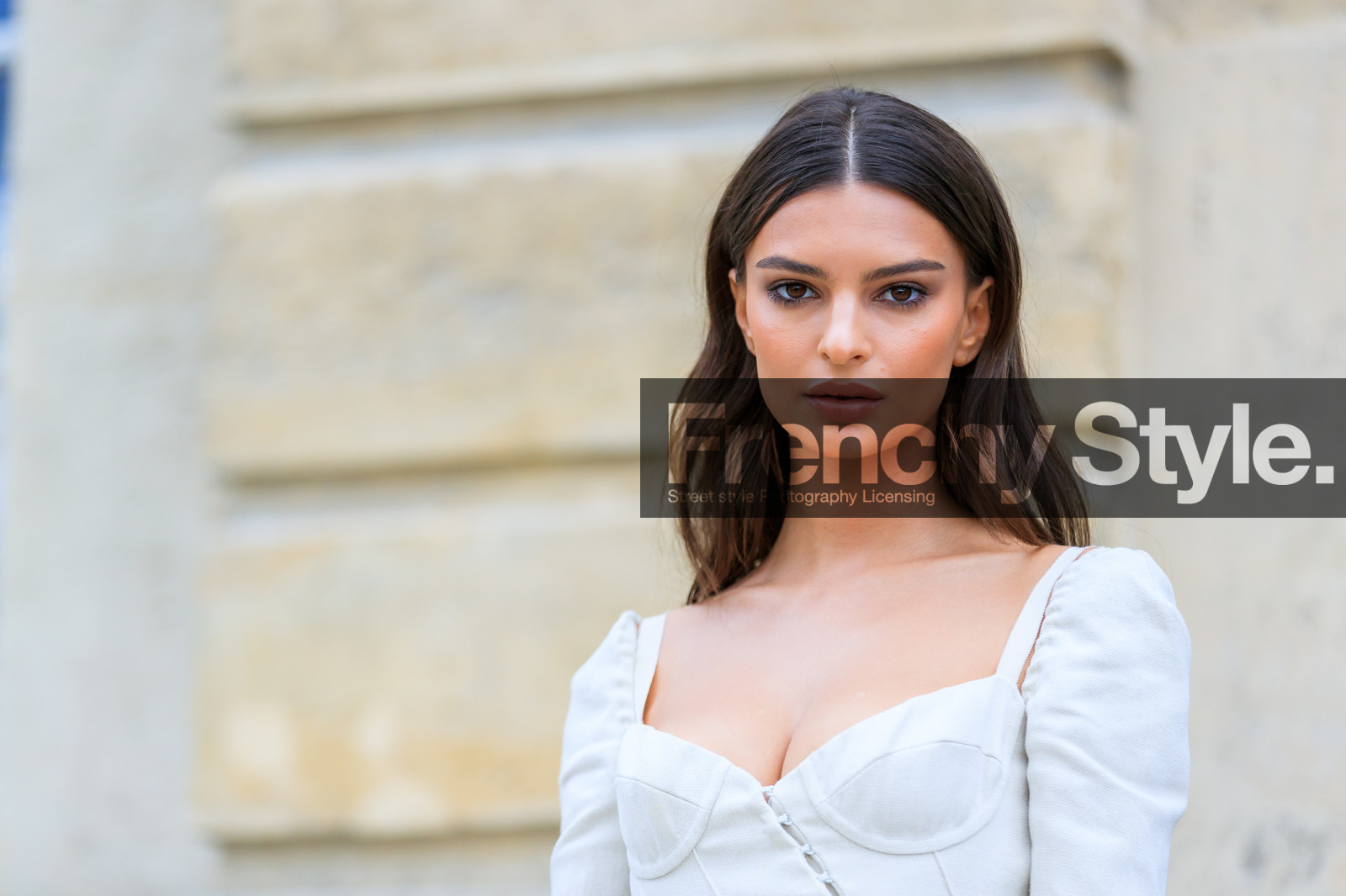 atmosphere details, christian dior, detail, emily ratajkowski, fashion week, frenchystyle, FW, horizontal, jonathan paciullo, long hair, PARIS, PFW, SPRING SUMMER 2018, SS 18, street style, white dress