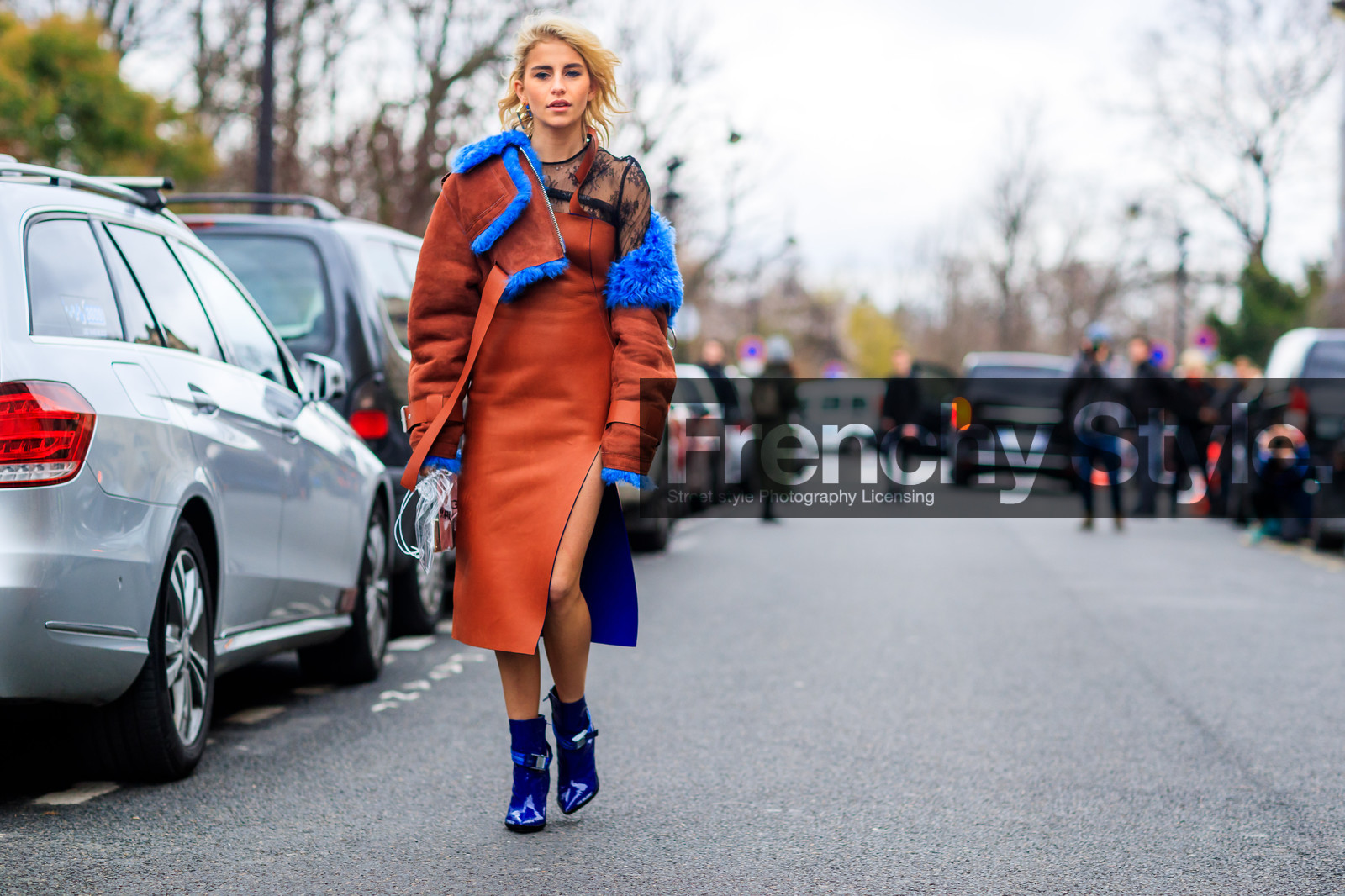 atmosphere details, AUTUMN WINTER 2017-2018, AW 17-18, black top, blue boots, blue fur, camel dress, camel jacket, caro daur, FALL WINTER 2017-2018, fashion week, frenchystyle, full length, FW, FW 17-18, high heels, horizontal, jonathan paciullo, lace top, leather dress, leather jacket, leather shoes, PARIS, PFW, street style, transparent bag, varnished leather shoes