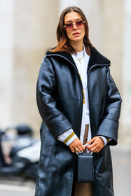 orange sunglasses, square shape glasses, freckles, black leather coat, fur coat, zipped coat, black leather bag, mini bag, box bag, hand bag, maeva marshall, fashion week, frenchystyle, FW, jonathan paciullo, street style, PFW, PARIS, SPRING SUMMER 2022, SS 22, vertical, atmosphere details, detail, model