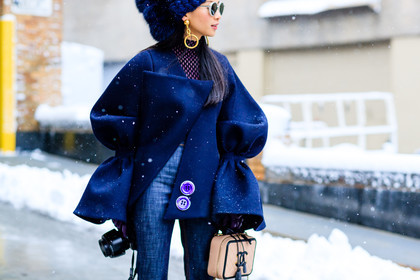 atmosphere details, AUTUMN WINTER 2017-2018, AW 17-18, beige bag, blue beanie, blue denim, blue jacket, camera, chanel handbag, denim pants, detail, earrings, FALL WINTER 2017-2018, fashion week, frenchystyle, FW, FW 17-18, horizontal, jeans, jonathan paciullo, leather bag, NEW YORK, NYFW, oversize, street style, sunglasses, trousers