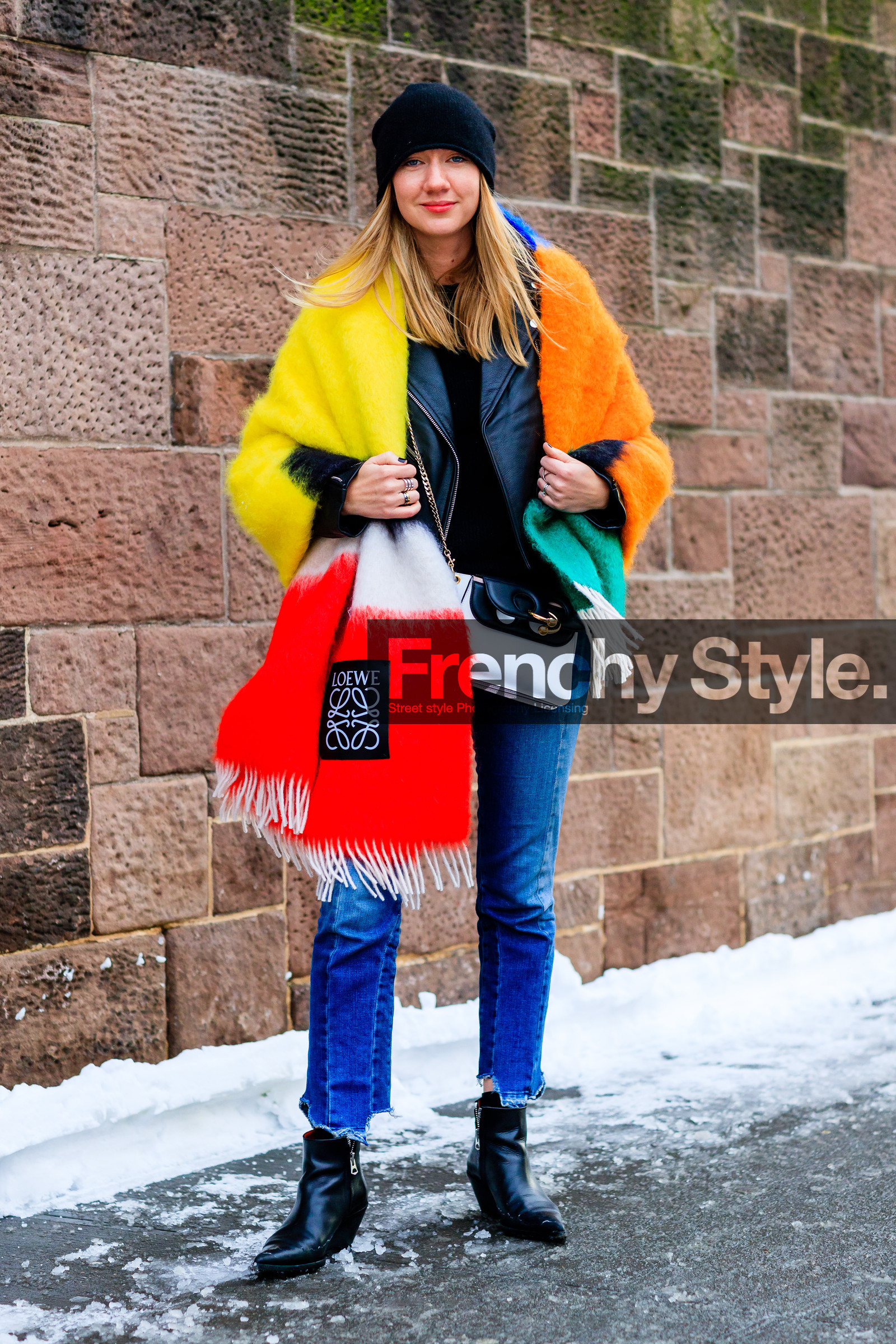 AUTUMN WINTER 2017-2018, AW 17-18, black and white bag, black beanie, black boots, black jacket, black perfecto, blue denim, denim pants, FALL WINTER 2017-2018, fashion week, frenchystyle, full length, FW, FW 17-18, graphic bag, jeans, jonathan paciullo, jw anderson, leather bag, leather boots, leather jacket, leather perfecto, lisa aiken, loewe, NEW YORK, NYFW, scarf, street style, trousers, vertical