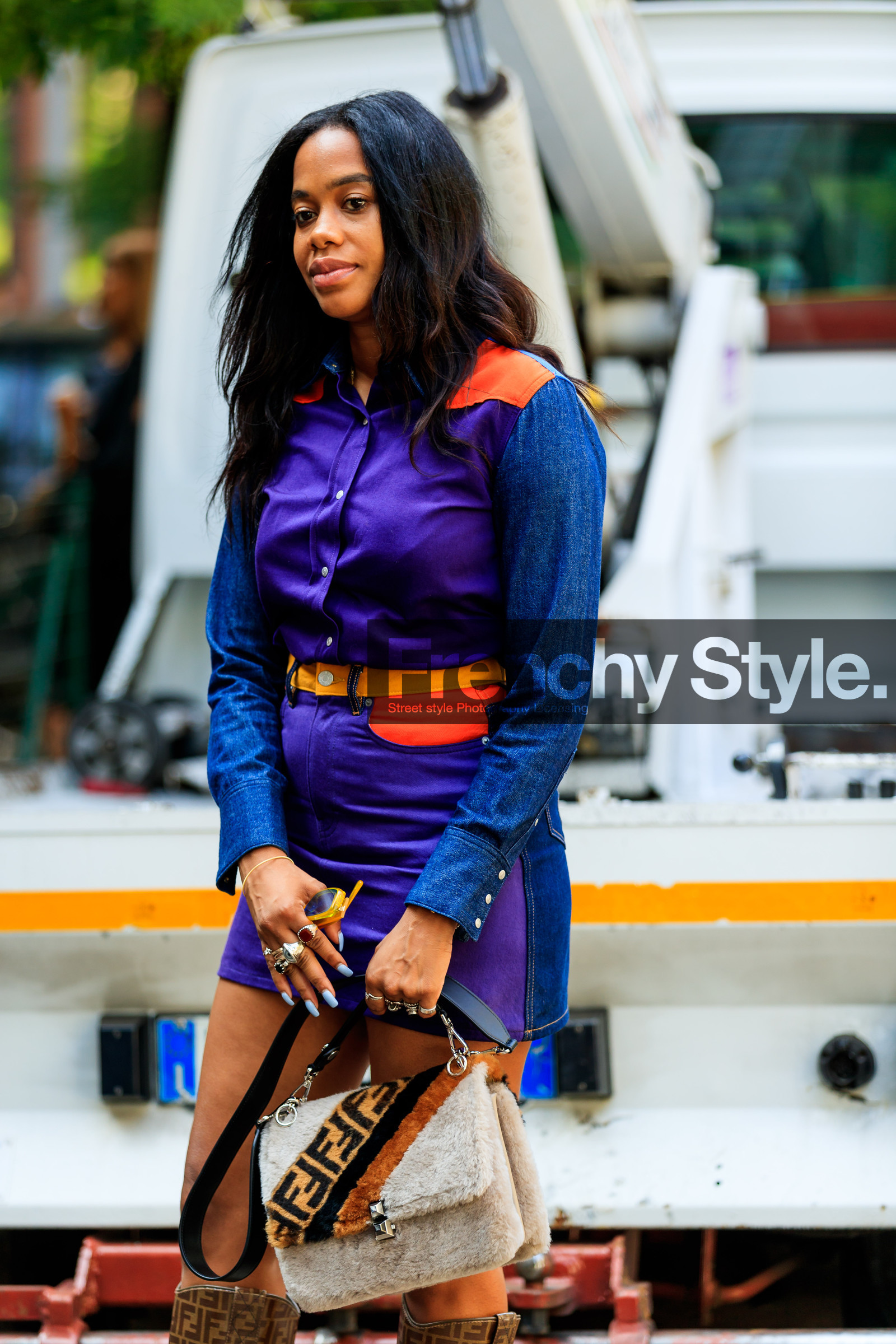 beige bag, denim shirt, denim skirt, fendi, fur bag, graphic bag, jan-michael quammie, leather bag, patchwork, printed bag, purple shirt, purple skirt, rings, street style, jonathan paciullo, FW, frenchystyle, fashion week, MFW, MILAN, SPRING SUMMER 2019, SS 19, vertical, atmosphere details, detail