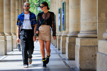 alice & j.s, atmosphere details, beige skirt, black bag, black boots, black bra, black pants, black sandals, black top, blue shirt, earrings, fashion week, frenchystyle, full length, FW, gosha rubchinskiy, high heels, horizontal, jonathan paciullo, lace, leather bag, leather shoes, louis vuitton, MENSWEAR, off white, PARIS, PFW, printed bag, printed shirt, see through, silk top, SPRING SUMMER 2018, SS 18, street style, sunglasses, trousers, white shirt