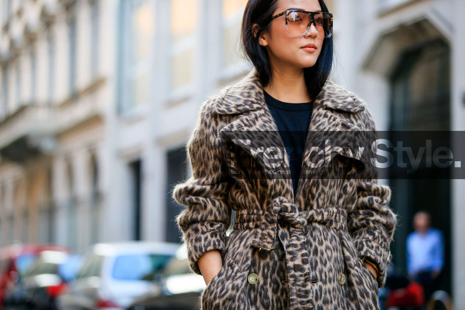 animal print, black top, brown coat, graphic jacket, leopard, printed jacket, sunglasses, trench coat, yoyo cao, fashion week, frenchystyle, FW, jonathan paciullo, street style, MFW, MILAN, SPRING SUMMER 2019, SS 19, atmosphere details, horizontal, detail