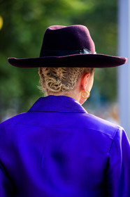 braids, caroline vreeland, earrings, purple dress, purple hat, fashion week, frenchystyle, FW, jonathan paciullo, street style, MFW, MILAN, SPRING SUMMER 2019, SS 19, vertical, atmosphere details, detail