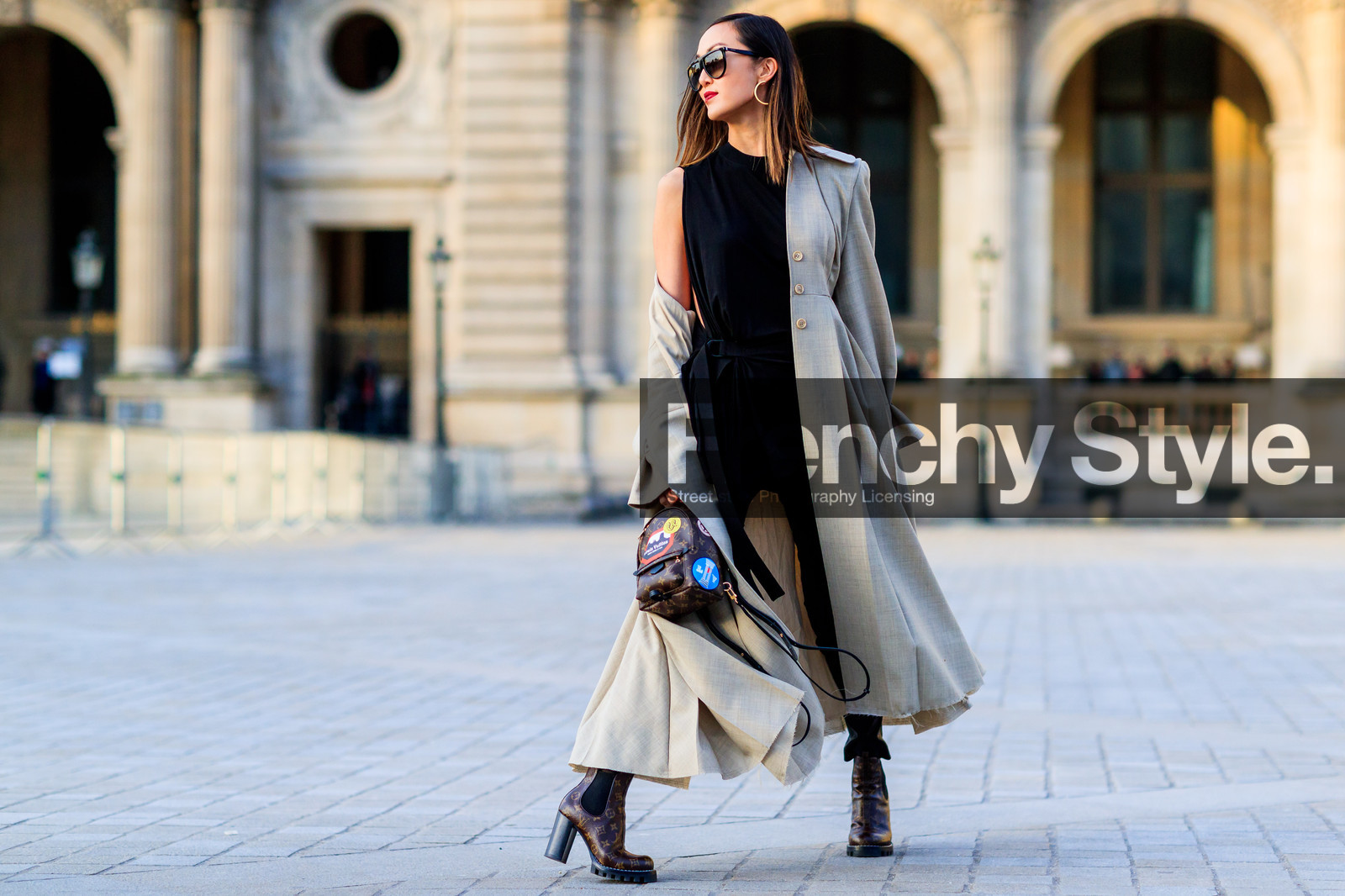atmosphere details, AUTUMN WINTER 2017-2018, AW 17-18, beige coat, brown bag, brown boots, Chriselle Lim, FALL WINTER 2017-2018, fashion week, frenchystyle, full length, FW, FW 17-18, graphic bag, graphic shoes, high heels, horizontal, jonathan paciullo, leather bag, leather shoes, louis vuitton, monogram, PARIS, PFW, printed bag, printed shoes, street style, sunglasses