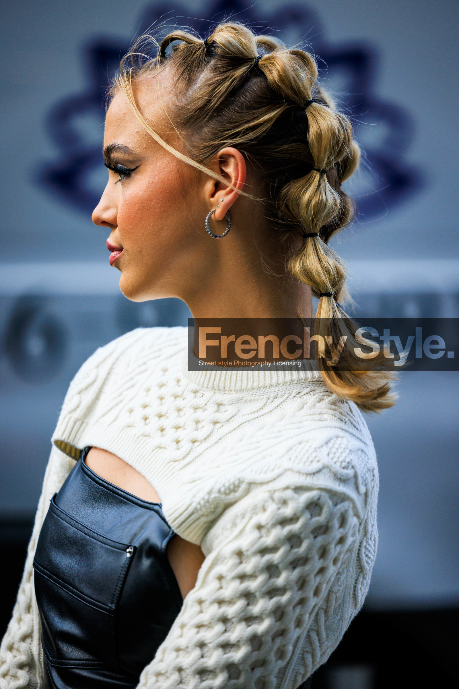 piggy tails, knitted beige cropped top, fashion week, frenchystyle, FW, jonathan paciullo, street style, NYFW, NEW YORK, AUTUMN WINTER 2022-2023, FALL WINTER 2022_2023, FW 22-23, vertical, atmosphere details