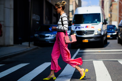 atmosphere details, fashion week, frenchystyle, full length, fur bag, FW, geometric, graphic sweater, helena bordon, high heels, horizontal, iphone, jonathan paciullo, leather bag, leather shoes, NEW YORK, NYFW, pink bag, pink pants, prada, printed sweater, SPRING SUMMER 2018, SS 18, street style, striped top, sunglasses, trousers, white sweater, yellow shoes
