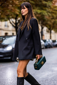 bag, black blazer, black boots, blazer, boots, green bag, lanvin bag, leather bag, leather boots, Leia Sfez, statement bag, fashion week, frenchystyle, FW, jonathan paciullo, street style, PFW, PARIS, SPRING SUMMER 2022, SS 22, vertical, atmosphere details