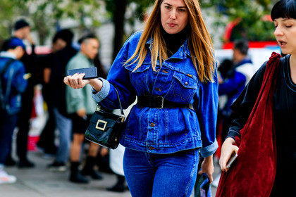 black bag, black belt, blue denim, denim jacket, denim pants, jeans, leather bag, leather belt, roger vivier, trousers, wrangler, fashion week, frenchystyle, FW, jonathan paciullo, street style, LFW, LONDON, SPRING SUMMER 2019, SS 19, atmosphere details, horizontal, detail