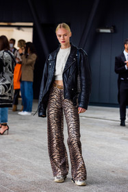 animal print, bag, belt, black perfecto, brown pants, camel belt, croco belt, crop top, fendi bag, flare pants, leather jacket, leopard print, pants, perfecto, printed bag, printed pants, sneakers, white crop top, fashion week, frenchystyle, FW, jonathan paciullo, street style, PFW, PARIS, SPRING SUMMER 2022, SS 22, vertical, full length