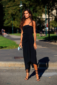 black dress, silk dress, sleeveless dress, strapless dress, asymetrical dress, chain strap dress, drape dress, long dress, brown leather sandals, multi straps sandals, high heels sandals, ruffle dress, chiara totire, fashion week, frenchystyle, FW, jonathan paciullo, street style, MFW, MILAN, SPRING SUMMER 2021, SS 21, vertical, detail