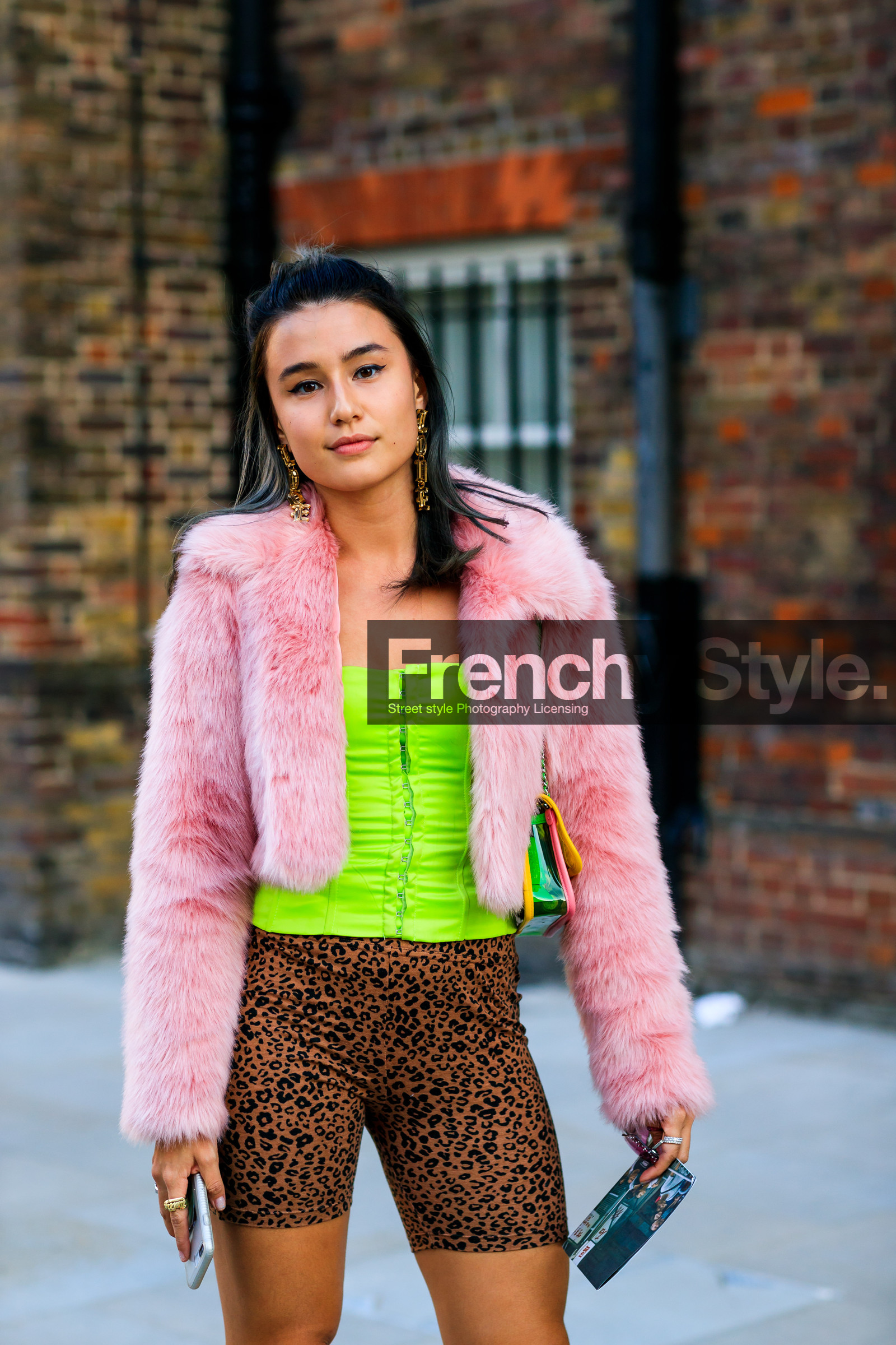 brown shorts, bustier top, fur jacket, graphic shorts, green top, pink fur, pink jacket, printed shorts, fashion week, frenchystyle, FW, jonathan paciullo, street style, LFW, LONDON, SPRING SUMMER 2019, SS 19, vertical, detail, atmosphere details