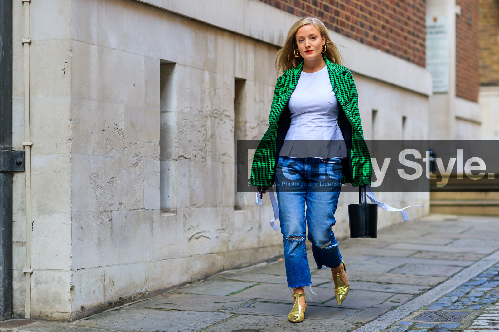 atmosphere details, black bag, blazer, blue denim, checked jacket, denim pants, fashion week, frenchystyle, full length, FW, golden shoes, graphic jacket, green jacket, high heels, horizontal, houndstooth pattern, jeans, jonathan paciullo, kate foley, leather bag, leather shoes, LFW, LONDON, plaid, printed jacket, shiny shoes, SPRING SUMMER 2018, SS 18, street style, trousers, white t shirt
