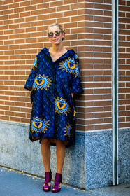 blue dress, graphic dress, high heels, leather shoes, oversize, printed dress, purple shoes, shirt dress, sunglasses, street style, jonathan paciullo, FW, frenchystyle, fashion week, MFW, MILAN, SPRING SUMMER 2019, SS 19, vertical, full length