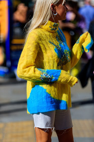 blue, denim shorts, graphic sweater, printed sweater, turquoise, turtleneck sweater, white denim, yellow sweater, fashion week, frenchystyle, FW, jonathan paciullo, street style, LFW, LONDON, SPRING SUMMER 2019, SS 19, vertical, detail, atmosphere details