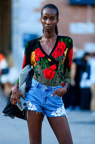 floral printed blouse, low necked blouse, black blouse, red blouse, denim, denim shorts, floral embroidered shorts, fashion week, frenchystyle, FW, jonathan paciullo, street style, MFW, MILAN, SPRING SUMMER 2021, SS 21, vertical, detail, model