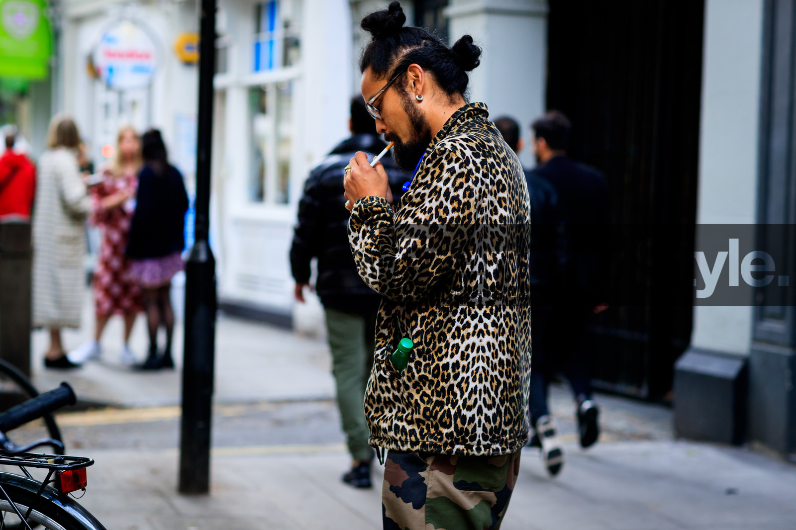 animal print, brown jacket, bun, graphic jacket, leopard, printed jacket, sunglasses, fashion week, frenchystyle, FW, jonathan paciullo, street style, LFW, LONDON, SPRING SUMMER 2019, SS 19, atmosphere details, horizontal, detail