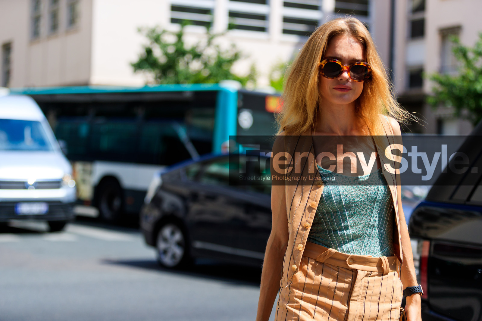 beige jacket, beige pants, blue top, graphic pants, printed pants, sleeveless, striped jacket, striped pants, sunglasses, trousers, vest, fashion week, frenchystyle, FW, jonathan paciullo, street style, PFW, PARIS, atmosphere details, horizontal, detail, AUTUMN WINTER 2018-2019, FALL WINTER 2018-2019, FW 18-19, natalia vodianova